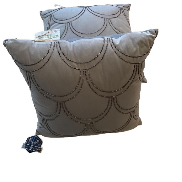 NWT Scott Living throw pillows.  Gray in color. - Picture 3 of 11